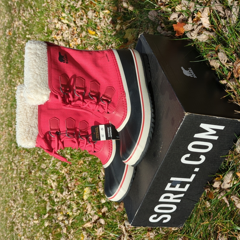 Sorel Winter Carnival Mountain Red Size 8.5 Women's